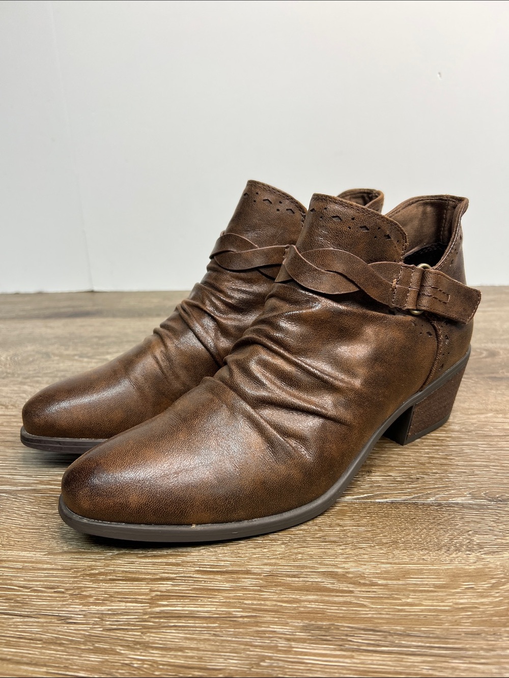 BareTraps Bianca Brown Ankle Booties Women’s 9M